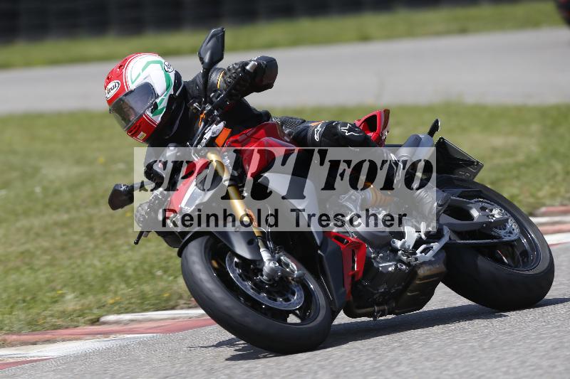 /Archiv-2025/27 12.06.2025 Ducati Schweiz Trackday Warmup  ADR/gruen-vert/ohne